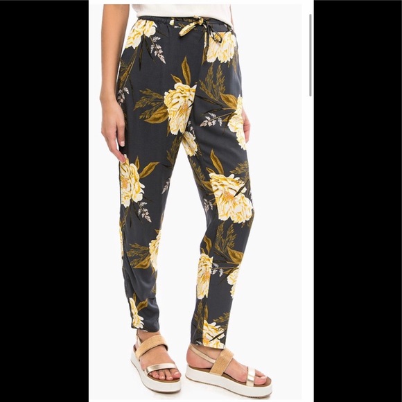 Vero Moda Pants - Picture 1 of 10